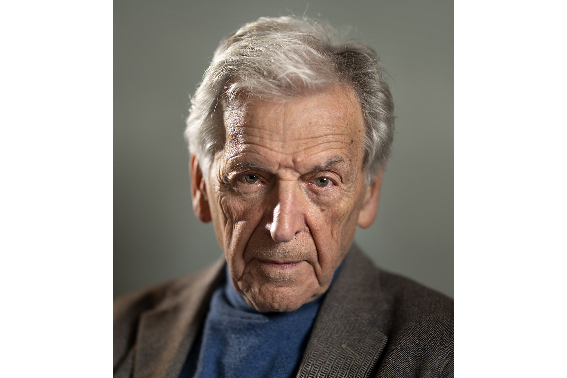 Retratos al director Costa Gavras en el Alcázar de Sevilla, 8/11/25. Fotografia: Laura León