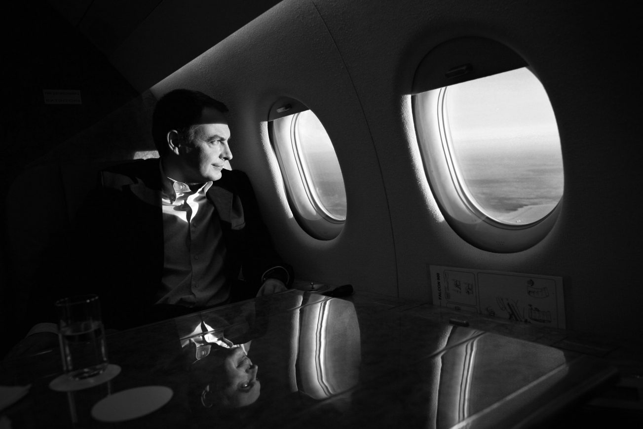 madrid 20080220 El presidente del Gobierno, jose lUIs Zapatero, viaja en avión para el mitín precampaña en Gijón. FOTO;LAURA LEON