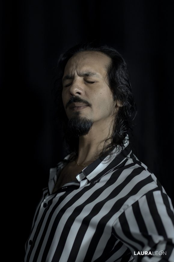 Flamenco dancer Farruquito reacts with expressive gestures and marks a few dance steps while posing at his rehearsal space located in his home in La Rinconada, near Seville, southern Spain, Tuesday, May 27, 2025. Photo: Laura León